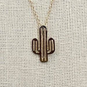 🚫Sold🚫1" Saguaro Cactus Necklace - Gold
